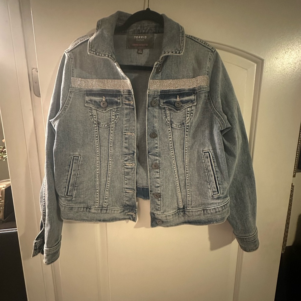 NWOT Torrid Light Blue Denim Jacket with Metallic Details